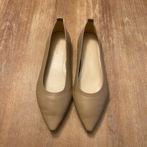 Everlane 40-Hour Flat Beige Size 7.5